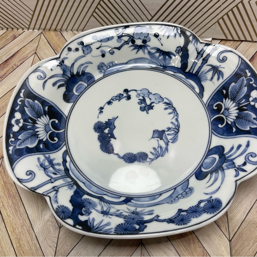 Japanese Ryu-Ho Sanyo Toki Clover-Shaped Bowl‎ blue and white Floral Pattern D11